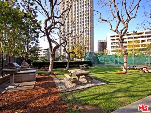 800 W 1st Street, Los Angeles CA: https://media.crmls.org/mediaz/2d92a802-0d91-49d1-a3c3-012a7a752652.jpg