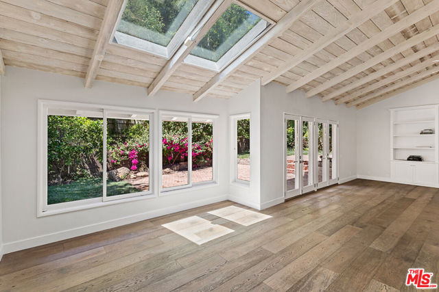 3933 Mandeville Canyon Road, Los Angeles CA: https://media.crmls.org/mediaz/2d93f433-5c82-469e-8878-c0bb7ed5f1c9.jpg