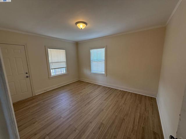 7800 Lockwood St, Oakland CA: https://media.crmls.org/mediaz/2d958edf-1095-4f5c-a3d4-2a4e2fcf5c59.jpg