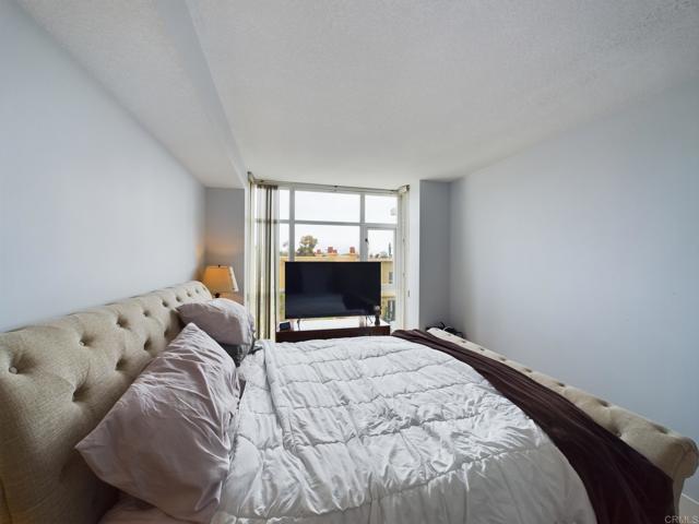 Image 15 of 33 For 850 Beech Street 507