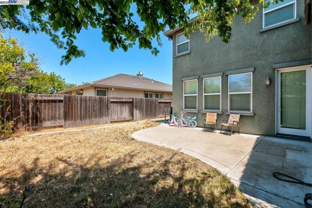 53 Puffin Cir, Oakley CA: https://media.crmls.org/mediaz/2d961ea0-2a12-4112-877d-b788a02fa6b9.jpg