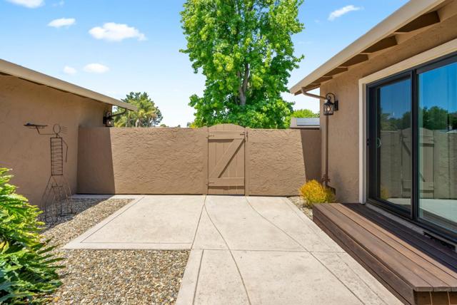 38 Barbras Court, Hollister CA: https://media.crmls.org/mediaz/2d96bd76-df6c-443f-95f8-a8110e5442b0.jpg