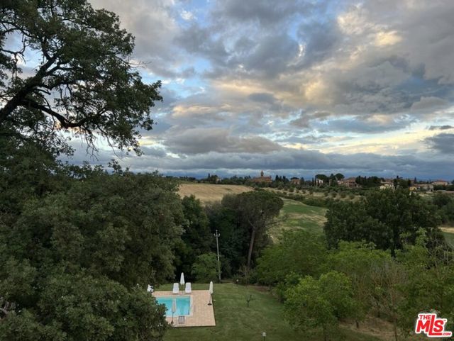 10 Via San Lorenzo, Umbria, ITALY,  CA: https://media.crmls.org/mediaz/2d97148c-1c9d-4a26-a039-7779e51ce819.jpg