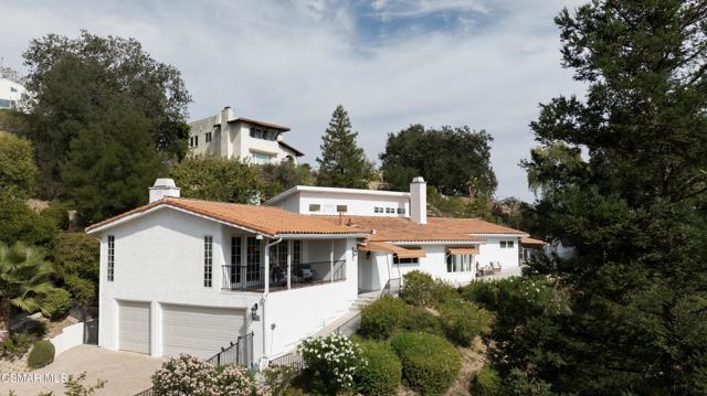 28329 Foothill Drive, Agoura Hills CA: https://media.crmls.org/mediaz/2d988858-bc9c-49c2-9d73-02568e62a9e7.jpg