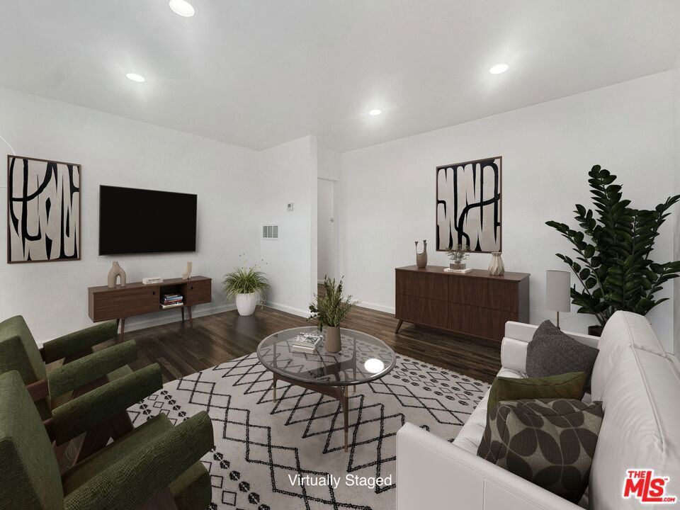 211 E 81st Street #D