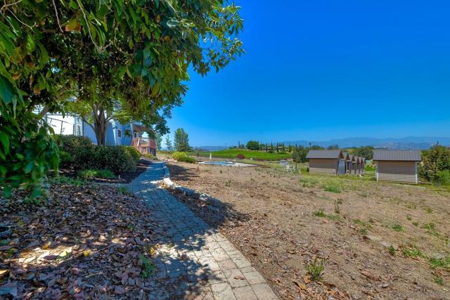 2511 Via Rancheros, Fallbrook CA: https://media.crmls.org/mediaz/2d98ee9a-b834-407f-9194-505fb99389ed.jpg