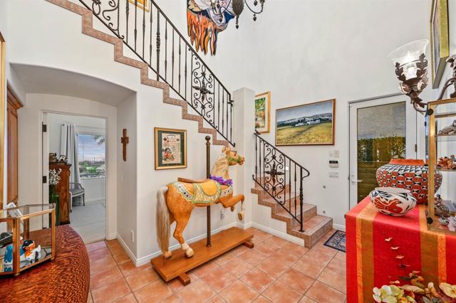 7215 Daffodil Pl, Carlsbad CA: https://media.crmls.org/mediaz/2d994676-f9ee-4acb-847b-911e11214ca7.jpg