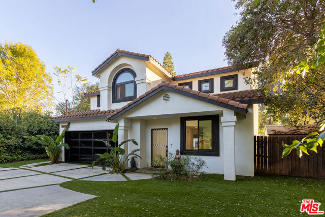 18404 Arminta Street photo 2