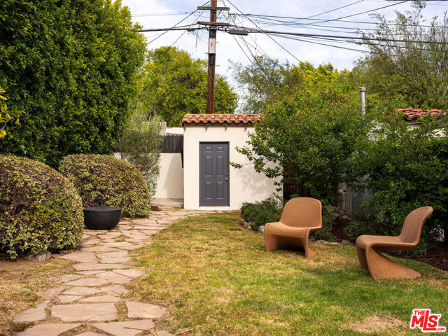 1444 S Sierra Bonita Avenue, Los Angeles CA: https://media.crmls.org/mediaz/2d99b771-2e6f-46a4-948d-355a0fb98701.jpg