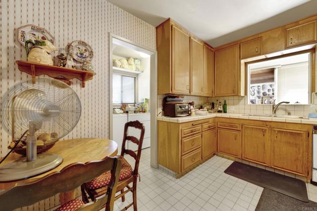 1750 Wabasso Way, Glendale CA: https://media.crmls.org/mediaz/2d99d972-8ff8-420a-a9cd-a78505605a4e.jpg