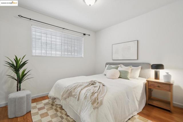 1425 Lakeside DR, Oakland CA: https://media.crmls.org/mediaz/2d9a1fee-c075-4719-9551-88f8b8eb0635.jpg