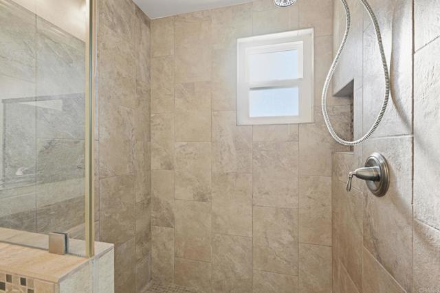 819 Daphne Court, Carlsbad CA: https://media.crmls.org/mediaz/2d9a47bb-ce4f-4de2-a594-58a3793082b2.jpg