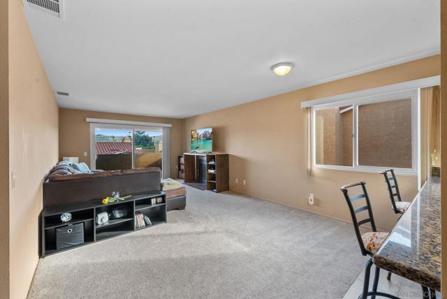 31909 Del Cielo Este, Bonsall CA: https://media.crmls.org/mediaz/2d9a8ecf-4839-4878-be31-457abdf85e40.jpg