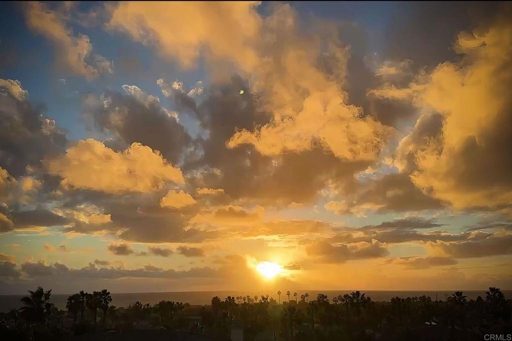 https://media.crmls.org/mediaz/2d9aacdf-c47d-475e-b252-ecd9fca751ad.jpg?preset=X-Large