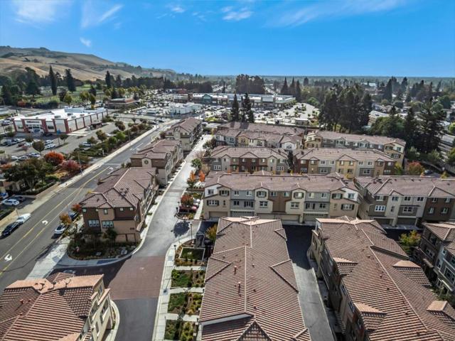 25899 Dollar Street, Hayward CA: https://media.crmls.org/mediaz/2d9adf15-577c-4dc8-87c3-1eaa663bbccd.jpg