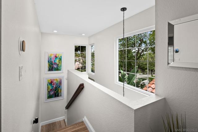 3458 Voyager Cir, San Diego CA: https://media.crmls.org/mediaz/2d9b36c4-2ad5-4199-9c80-d0636b3c7b9e.jpg