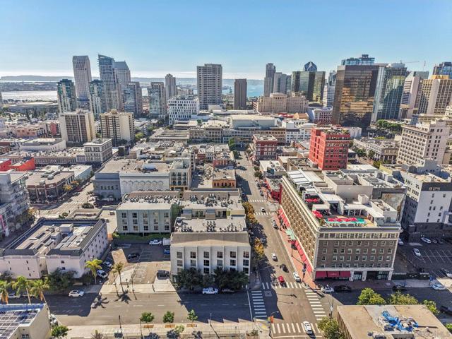 777 6Th Ave, San Diego CA: https://media.crmls.org/mediaz/2d9b994f-d60a-4282-96ed-1c87dfa7d30c.jpg