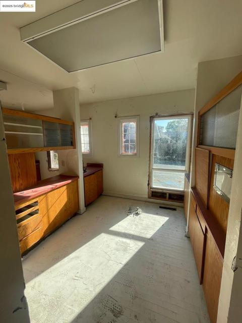 2890 Concord BLVD, Concord CA: https://media.crmls.org/mediaz/2d9bb512-cf99-4426-8dfc-dc8104e8dea2.jpg