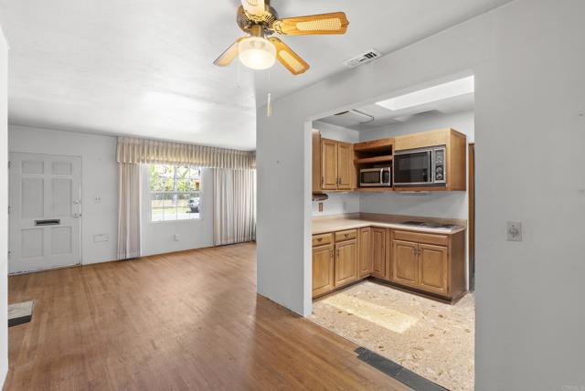 1120 Devonshire Drive, Ocean Beach (San Diego) CA: https://media.crmls.org/mediaz/2d9c635f-792f-4ee2-87de-aeb04a650ec4.jpg