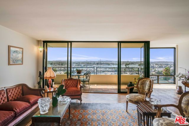 4335 S Marina City Drive, Marina del Rey CA: https://media.crmls.org/mediaz/2d9c65b5-867a-48ee-b92f-e01529a661af.jpg
