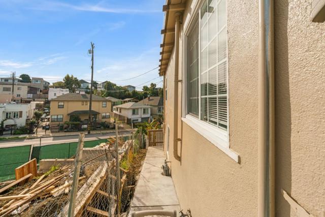 2523 23rd Avenue, Oakland CA: https://media.crmls.org/mediaz/2d9ced3e-14f4-4a25-928a-ad6139ade54f.jpg