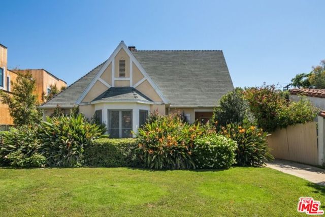 1342 Woodruff Avenue, Los Angeles, California 90024, 3 Bedrooms Bedrooms, 0 ,1 BathroomBathrooms,Single Family Residence,For Sale,Woodruff,0,26632719