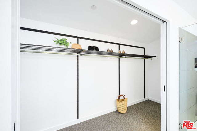 746 Brooks Avenue, Venice CA: https://media.crmls.org/mediaz/2d9d8262-bbbf-4c99-841e-17a3627d8995.jpg