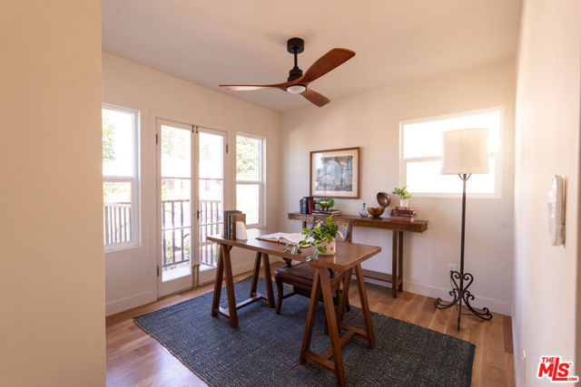 5200 S St Andrews Place, Los Angeles CA: https://media.crmls.org/mediaz/2d9e2409-b6b3-4e8f-a3c5-c19a78da5c62.jpg