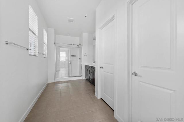 2053 Tango Loop, Chula Vista CA: https://media.crmls.org/mediaz/2d9e2ffc-0874-4363-a5de-08112c667dea.jpg