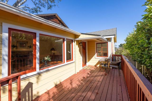 642 Cypress Street, Monterey CA: https://media.crmls.org/mediaz/2d9e7024-7480-4435-83e7-d14611f32b14.jpg