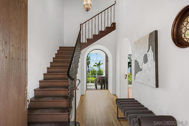 7316 Encelia Dr., La Jolla CA: https://media.crmls.org/mediaz/2d9e8670-e0bf-49a6-83a1-c3a10aaa56ff.jpg