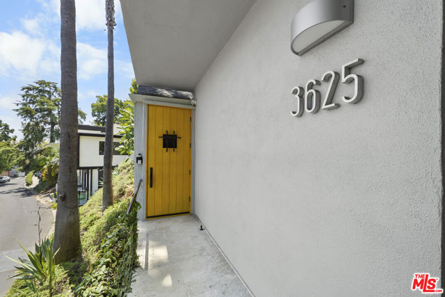 3625 Lowry Road, Los Angeles CA: https://media.crmls.org/mediaz/2d9fa62c-745d-4d44-84fd-34551a066693.jpg