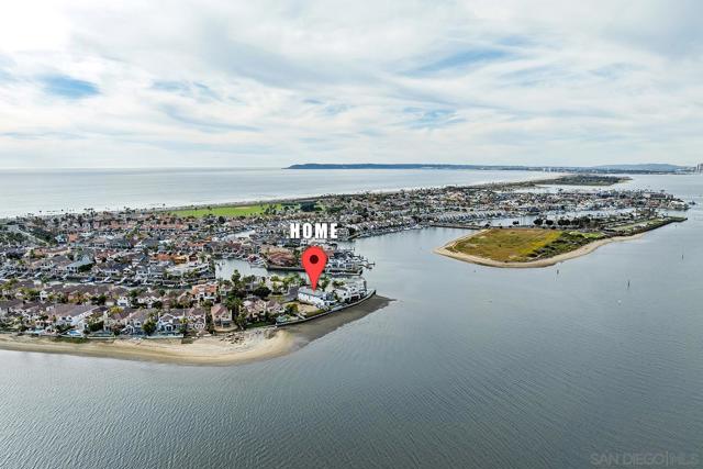 5 Spinnaker Way, Coronado CA: https://media.crmls.org/mediaz/2da04ab6-665d-4908-90f1-198bd6367f56.jpg