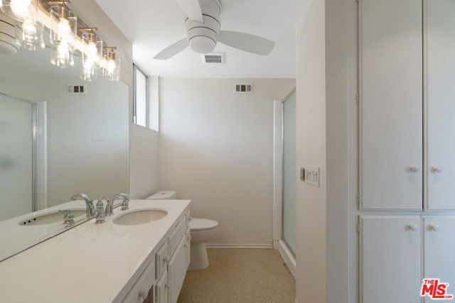 1943 Stonesgate Street, Westlake Village CA: https://media.crmls.org/mediaz/2da101da-43cf-4814-b16c-6ee51b4bbdb5.jpg