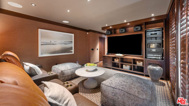 7221 Birdview Avenue, Malibu CA: https://media.crmls.org/mediaz/2da114ee-5177-40e3-9f5e-abd972841e13.jpg
