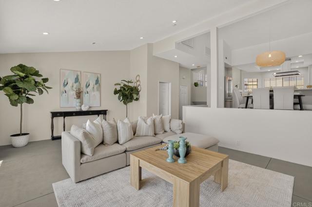 Detail Gallery Image 1 of 55 For 2021 Carnegie Ln #APT 7,  Redondo Beach,  CA 90278 - 3 Beds | 2/1 Baths