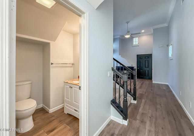5470 Seine Court, Westlake Village CA: https://media.crmls.org/mediaz/2da1a704-d288-4cd0-bcd0-697afe5a3f44.jpg