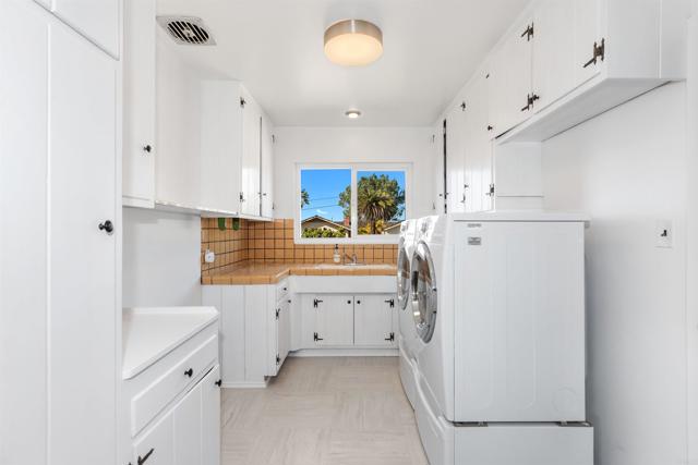 513 Canyon Drive, Solana Beach CA: https://media.crmls.org/mediaz/2da1eb20-9302-48f2-ad6e-f322a97bd2ee.jpg