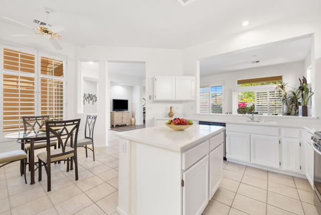 37261 Mojave Sage Street, Palm Desert CA: https://media.crmls.org/mediaz/2da21016-833f-4f8d-9cef-0efdcae18f88.jpg