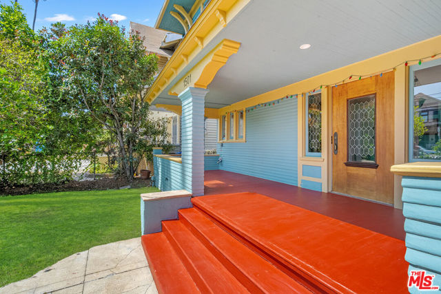 1501 S Harvard Boulevard, Los Angeles CA: https://media.crmls.org/mediaz/2da225c1-471d-41dd-b450-714d0fafeab6.jpg