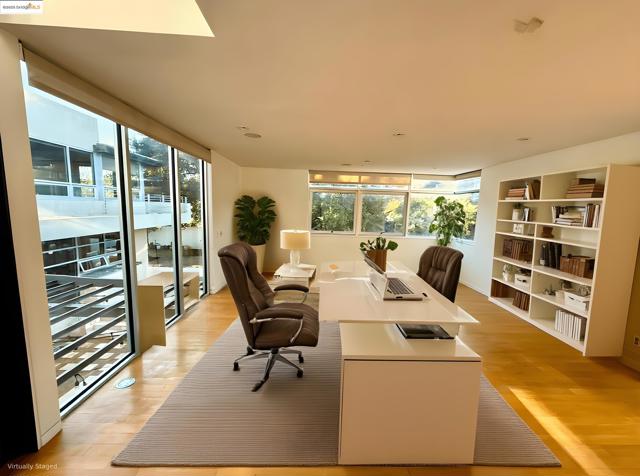 4000 Manzana Lane, Palo Alto CA: https://media.crmls.org/mediaz/2da2c556-a2a5-4b4b-9c71-5a23db870b33.jpg