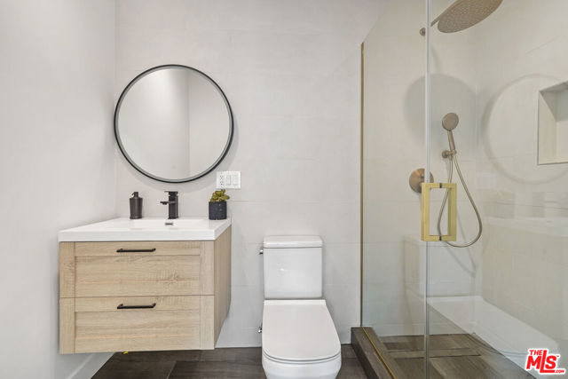 712 N RODEO Drive, Beverly Hills CA: https://media.crmls.org/mediaz/2da2e4e6-c469-4db7-970b-937956a94801.jpg