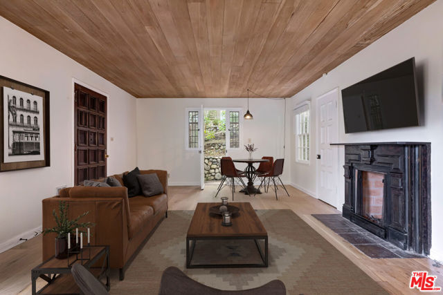 Drew Fenton | 271 Beloit Avenue Los Angeles CA | MLS: 7455926