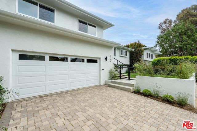 224 N Bundy Drive, Los Angeles CA: https://media.crmls.org/mediaz/2da33838-2c35-43a2-9f05-2ad1d7fe413f.jpg