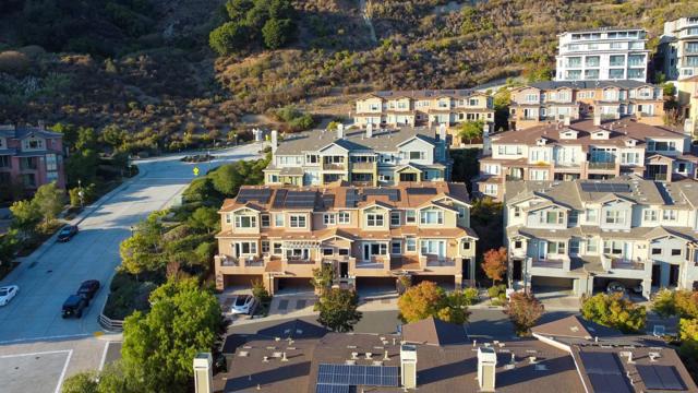 6264 Rocky Point Court, Oakland CA: https://media.crmls.org/mediaz/2da35a6b-0090-4266-a17f-bd07d29997cb.jpg
