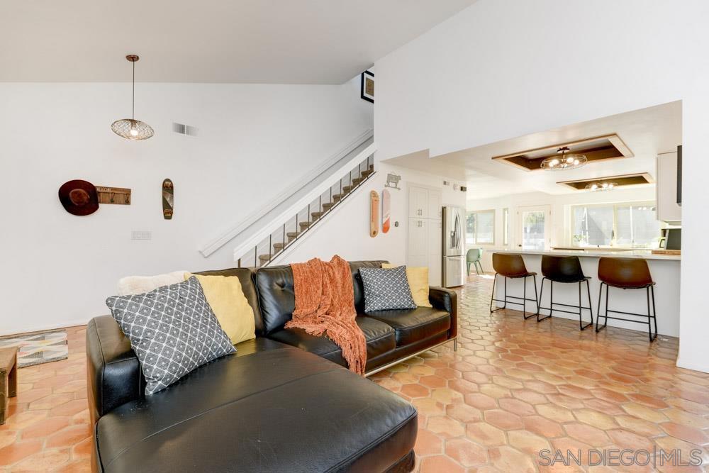 2735 Waterbury Way - photo 6