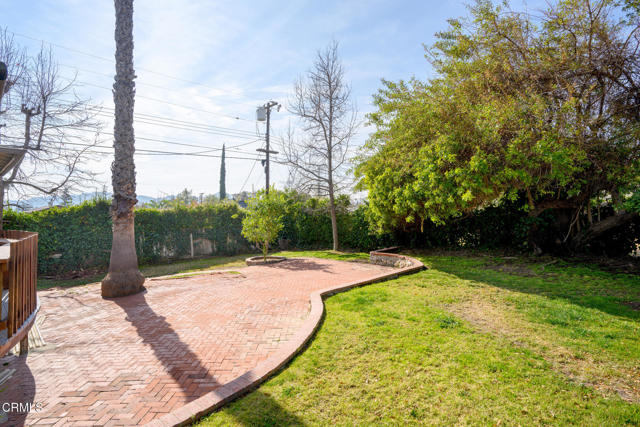 4917 Angeles Crest Highway, La Canada Flintridge CA: https://media.crmls.org/mediaz/2da3b5ad-47ac-4371-95ec-0e05947e688d.jpg