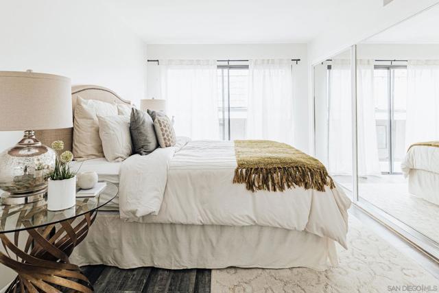 4652 Don Lorenzo Dr, Los Angeles CA: https://media.crmls.org/mediaz/2da403d5-4f5e-450f-9582-57d24c4b24f7.jpg