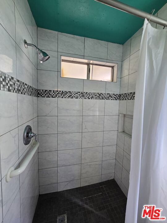 12846 Short Avenue, Los Angeles CA: https://media.crmls.org/mediaz/2da47030-259c-43fa-96f3-ab79ffa8ad83.jpg