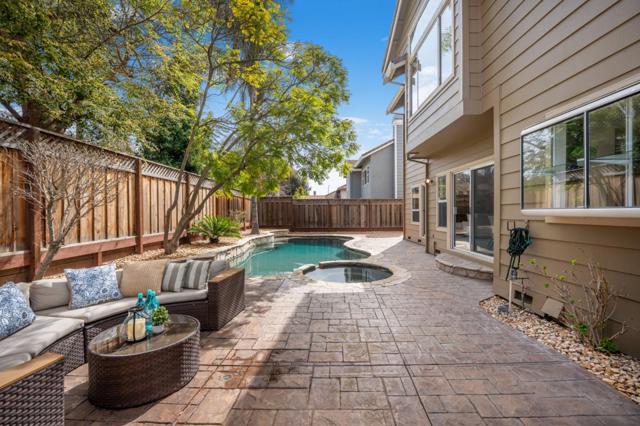 17440 Calle Mazatan, Morgan Hill CA: https://media.crmls.org/mediaz/2da56d39-a76c-484e-b05e-e39726f4dfe5.jpg